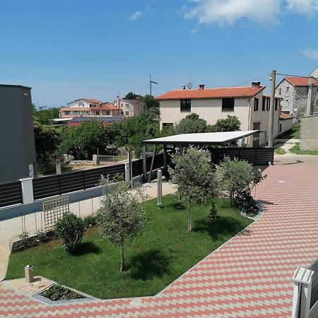 Apartments Donella 우마그 외부 사진