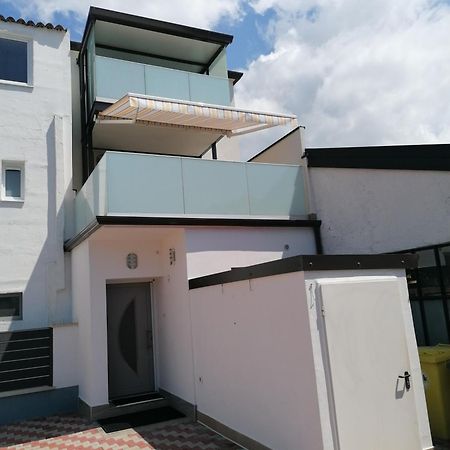 Apartments Donella 우마그 외부 사진