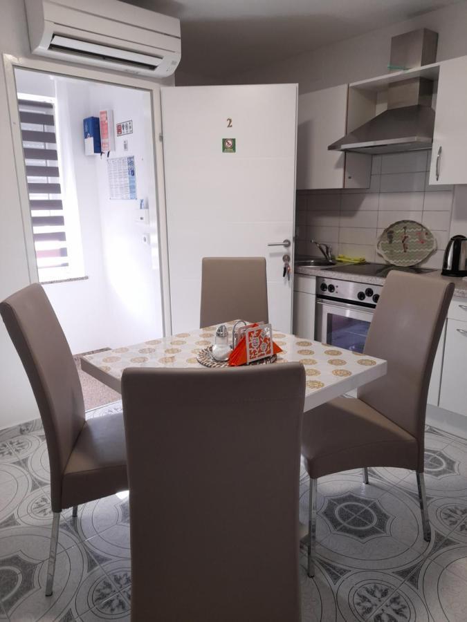 Apartments Donella 우마그 외부 사진