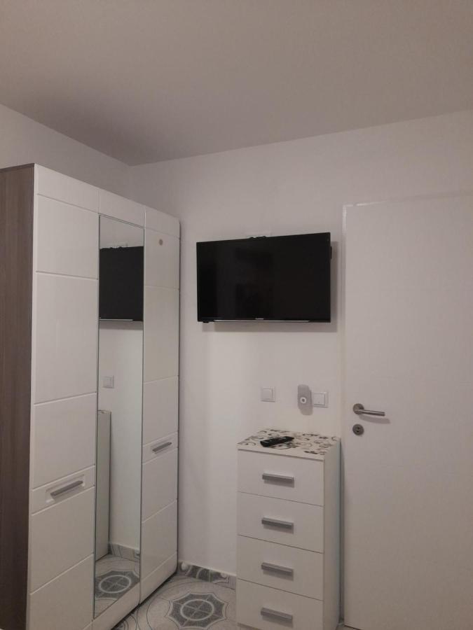 Apartments Donella 우마그 외부 사진