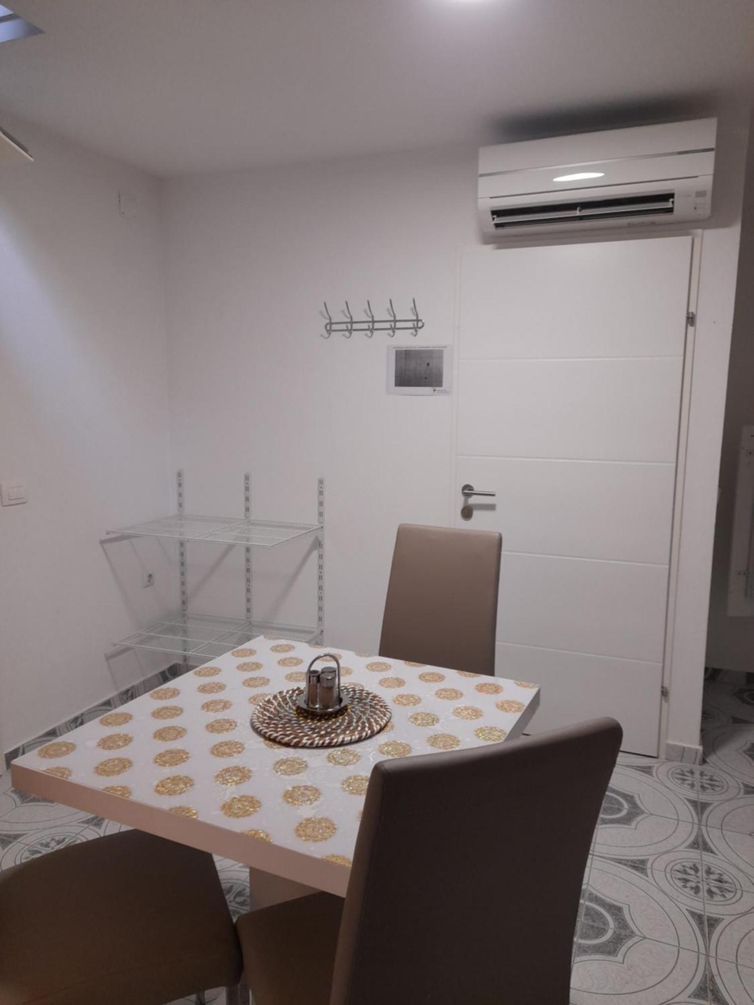 Apartments Donella 우마그 외부 사진
