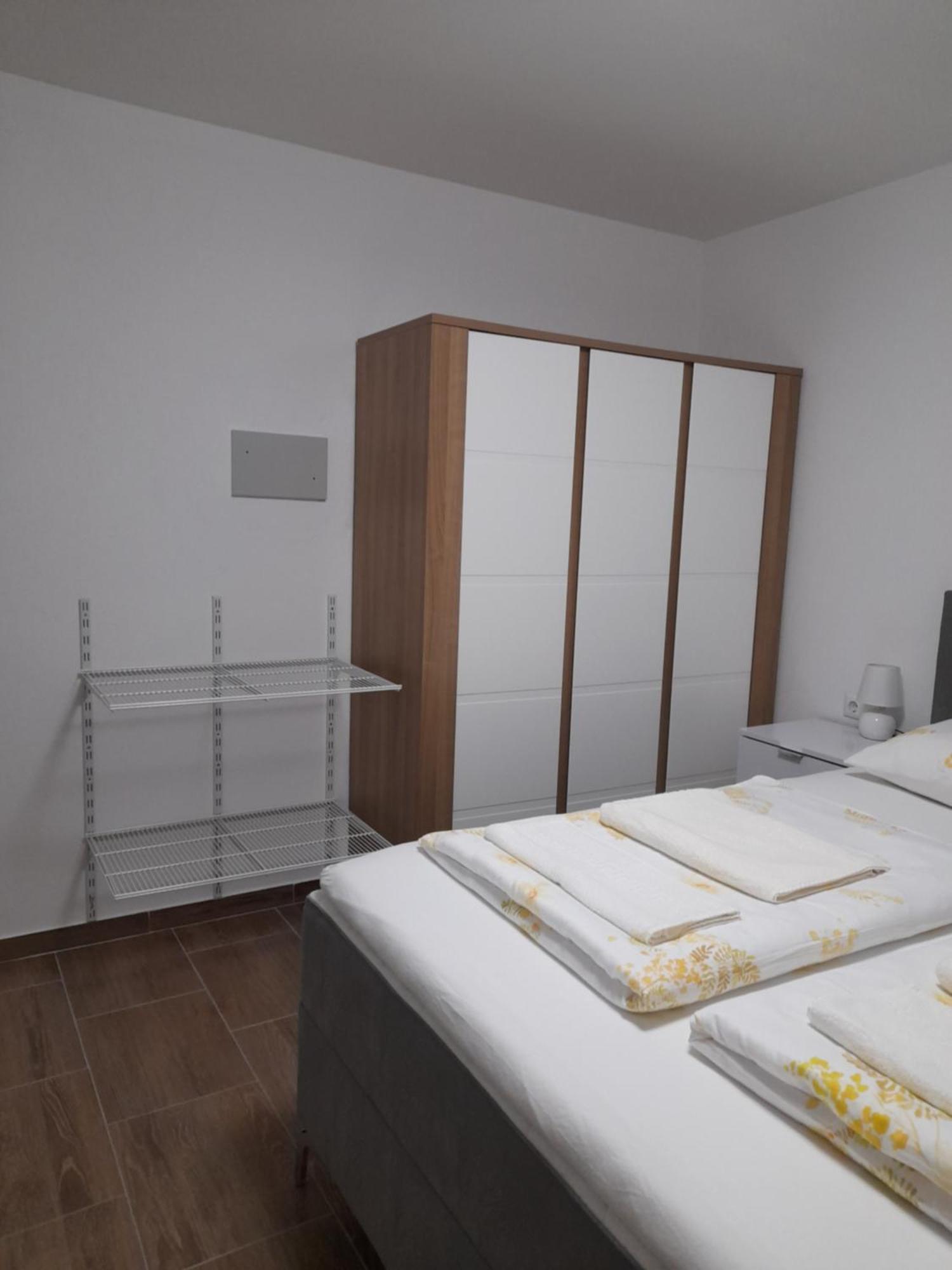 Apartments Donella 우마그 외부 사진